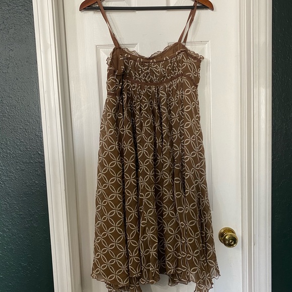 Brown and White Circles Silk Chiffon Dress Size 6 - Picture 3 of 4